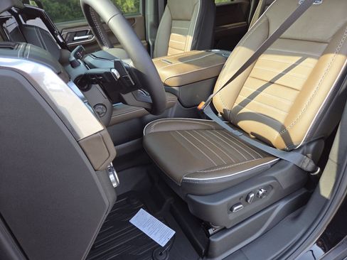 New 2026 GMC Yukon XL Denali Ultimate w/ LPO, Floor Liner Package AWD/4WD image 31