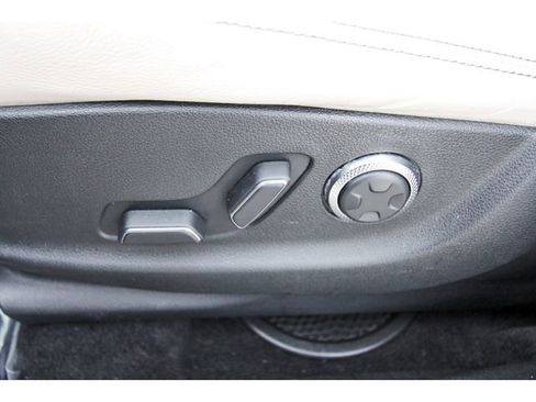 Used 2023 Genesis GV70 2.5T w/ Advanced Package AWD/4WD image 27