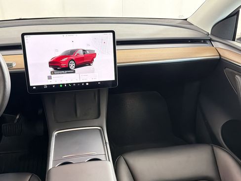 Used 2023 Tesla Model Y Long Range AWD/4WD image 28