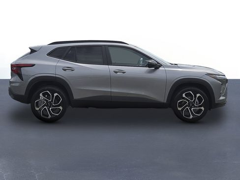 New 2026 Chevrolet Trax RS w/ Driver Confidence Package FWD image 4