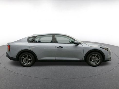 Used 2025 Kia K4 FWD image 9