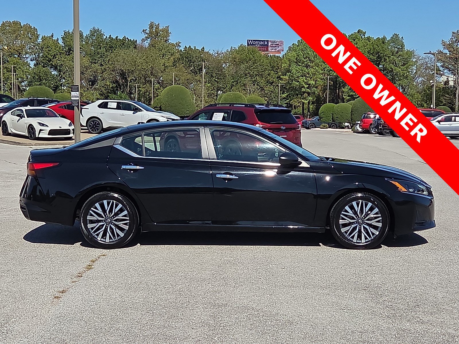 Used 2025 Nissan Altima 2.5 SV FWD image 6