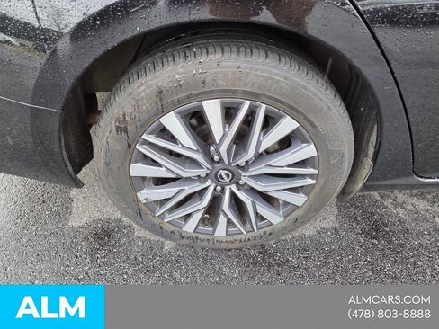 Used 2025 Nissan Altima 2.5 SV FWD image 15