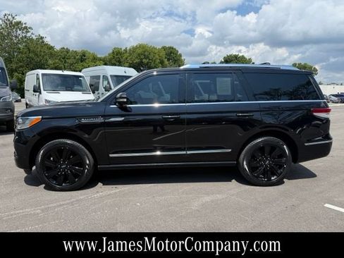 Used 2022 Lincoln Navigator Reserve AWD/4WD image 9