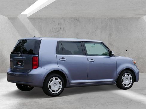 Used 2009 Scion xB FWD image 3