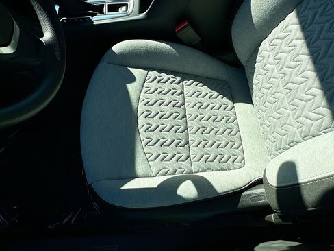 Used 2023 Chevrolet Equinox LS w/ LS Convenience Package image 18