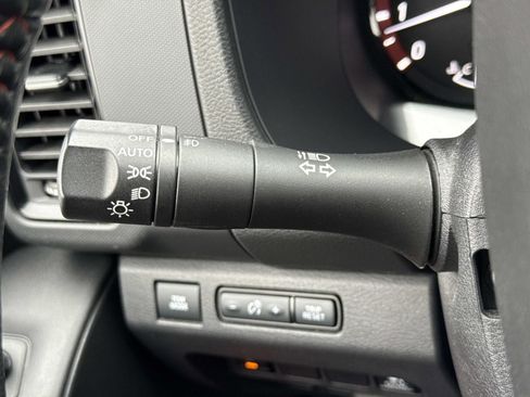 Used 2023 Nissan Frontier PRO-4X w/ Pro-4X Premium Package image 16