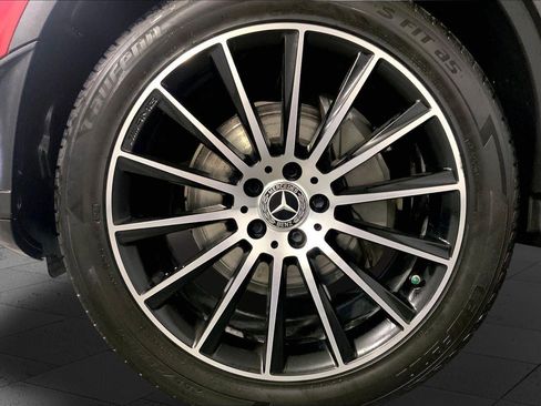 Used 2021 Mercedes-Benz GLC 300 4MATIC image 9