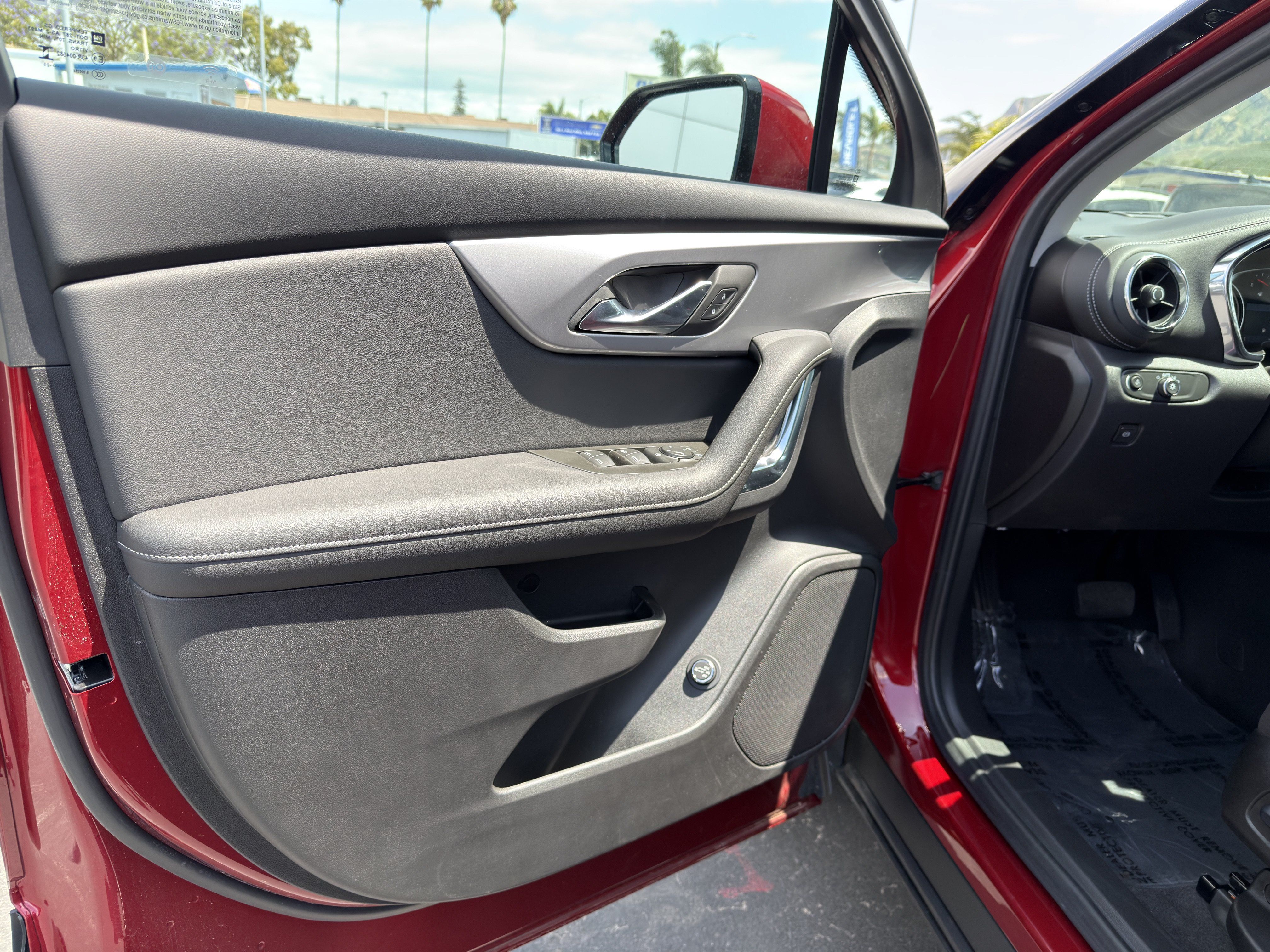 New 2025 Chevrolet Blazer LT w/ Convenience Package FWD image 24