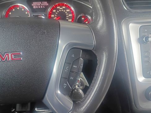 Used 2015 GMC Acadia SLE image 25