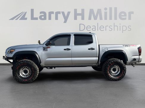 Used 2020 Toyota Tacoma 4x4 Double Cab image 2