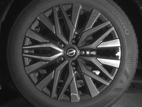 Used 2025 Nissan Altima 2.5 SV image 14