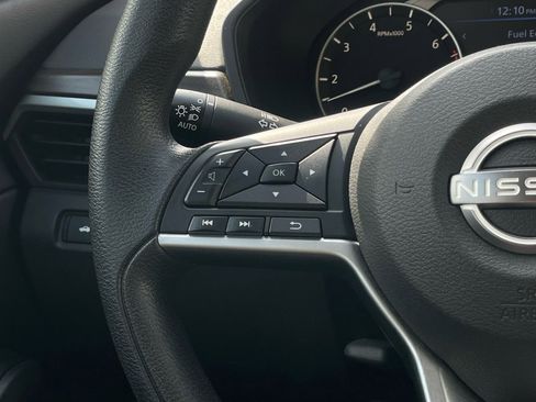 Used 2024 Nissan Altima 2.5 SV image 14