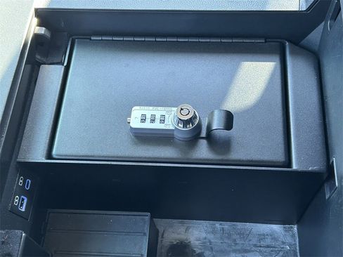 Used 2023 Toyota Tundra Limited image 39