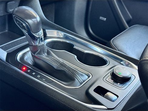 Used 2021 Chevrolet Traverse RS image 30