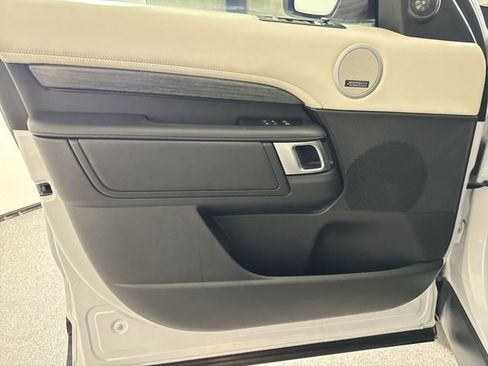 Used 2022 Land Rover Discovery HSE R-Dynamic image 11