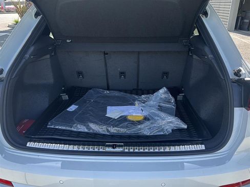 Used 2025 Audi Q3 2.0T Premium w/ Convenience Package image 16