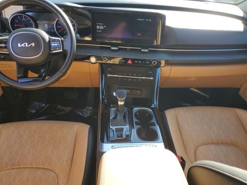 Certified 2023 Kia Carnival EX image 14