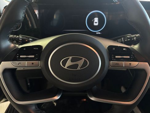 Used 2025 Hyundai Elantra Limited image 34