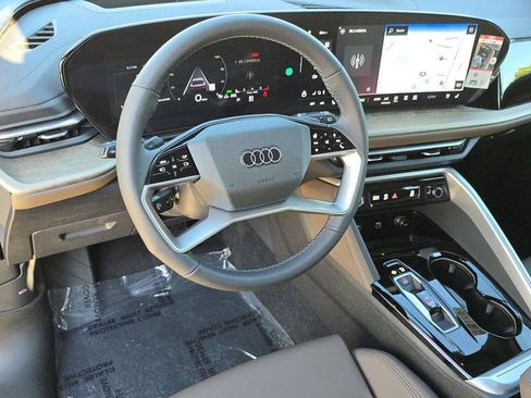 Used 2025 Audi Q5 Premium Plus w/ Premium Plus AWD/4WD image 16
