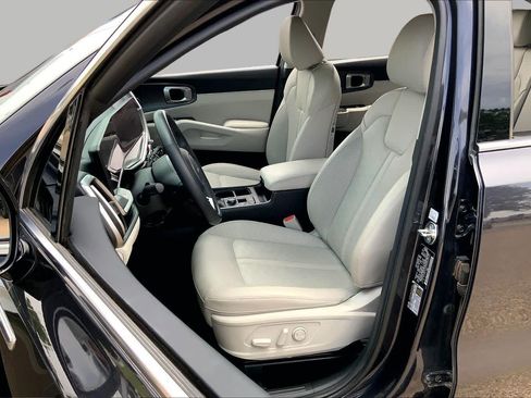 Certified 2025 Kia Sorento S w/ Panoramic Sunroof Package FWD image 8