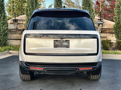 Used 2024 Land Rover Range Rover Autobiography image 4