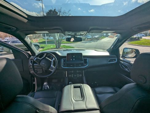 Used 2022 Chevrolet Tahoe Z71 image 12