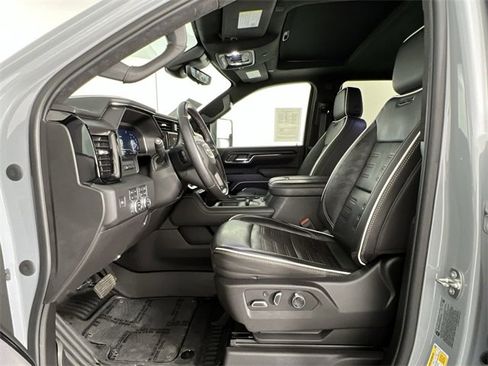 Used 2024 GMC Sierra 2500 AT4X image 20