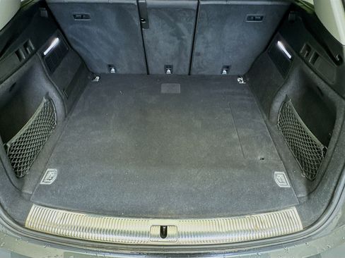 Used 2022 Audi Q5 e Premium w/ Convenience Package image 17