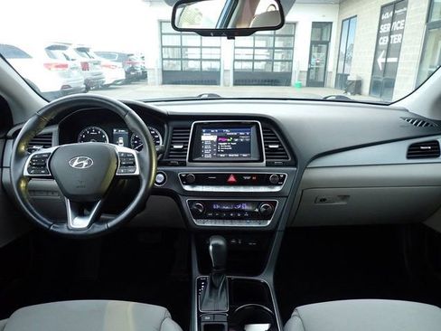 Used 2019 Hyundai Sonata SEL w/ Tech Package 02 FWD image 18