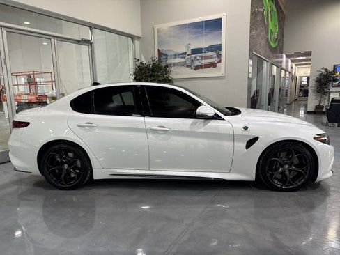 Used 2017 Alfa Romeo Giulia Quadrifoglio image 6