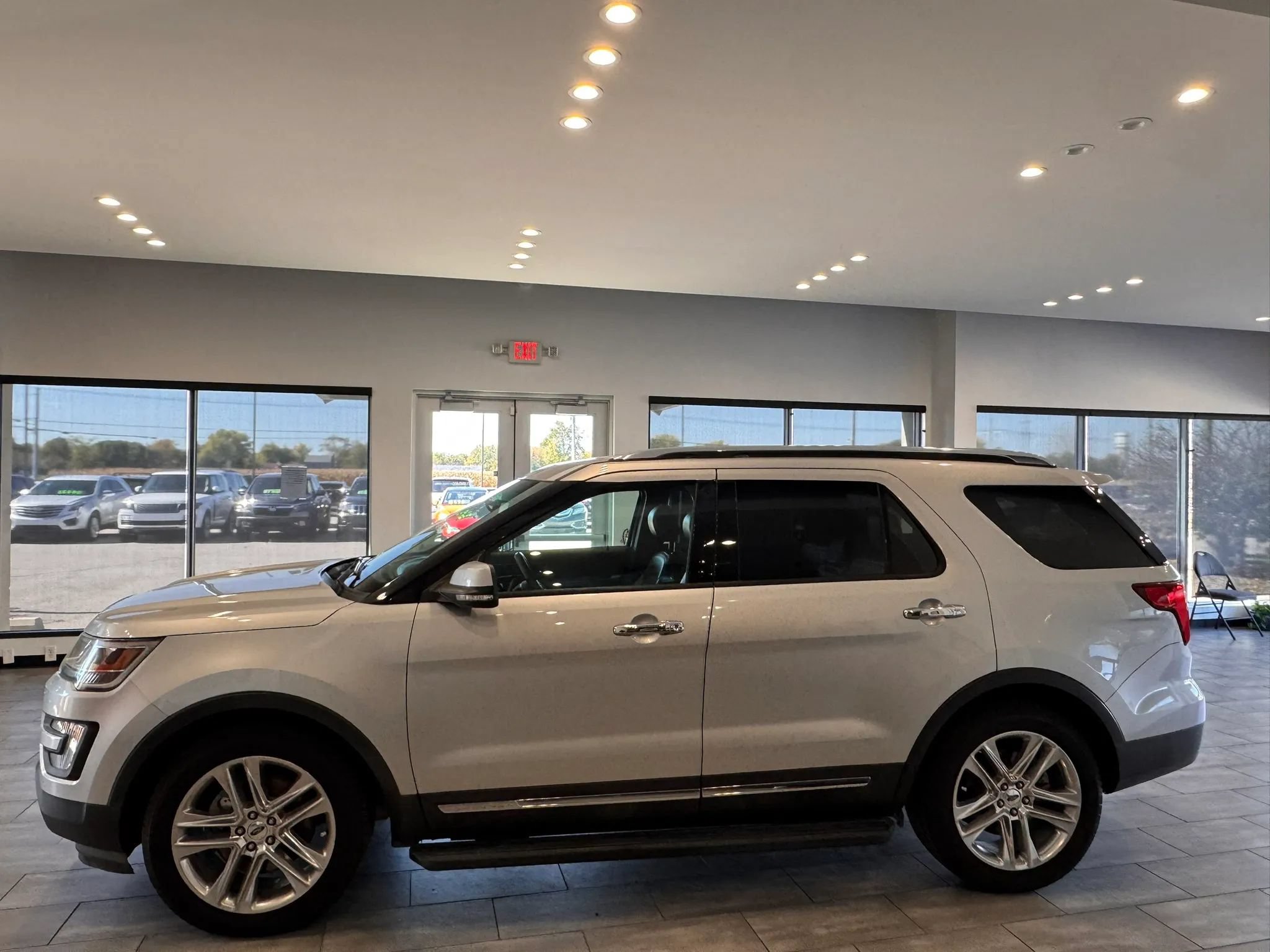 Used 2017 Ford Explorer Limited FWD image 11