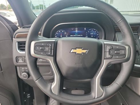 Used 2023 Chevrolet Tahoe Premier w/ Premium Package 2 AWD/4WD image 27