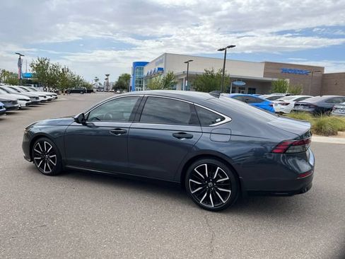 Used 2024 Honda Accord Touring image 4