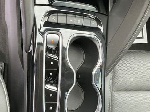 Used 2023 Buick Envision Essence image 10