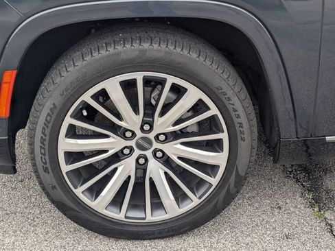 Used 2024 Jeep Grand Wagoneer Series III image 10