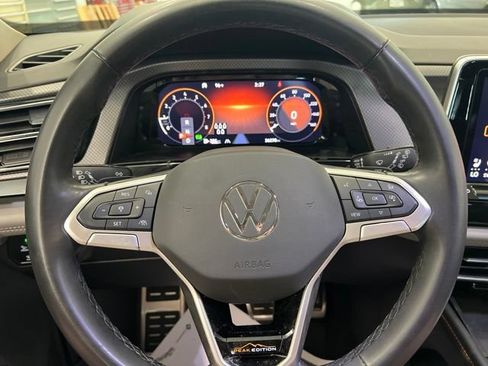 Used 2024 Volkswagen Atlas Peak Edition SE AWD/4WD image 25
