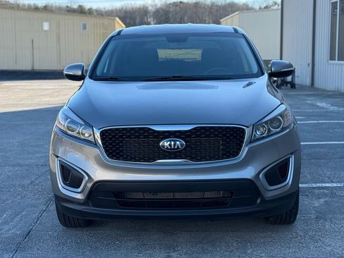 Used 2017 Kia Sorento L image 2