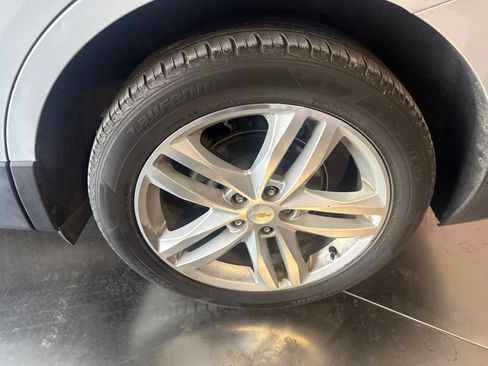 Used 2018 Chevrolet Equinox Premier AWD/4WD image 10