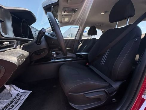 Used 2023 Hyundai Elantra SEL FWD image 13