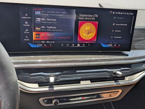 Used 2025 BMW X5 sDrive40i w/ M Sport Package image 8