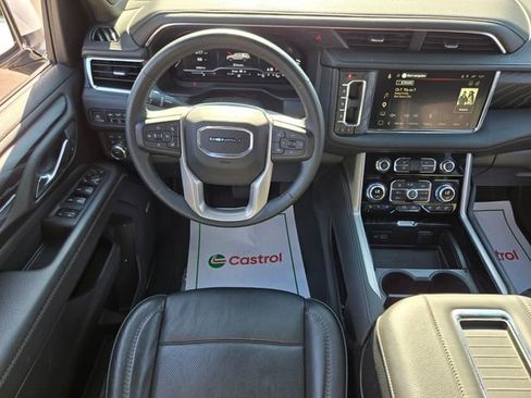 Used 2023 GMC Yukon XL Denali AWD/4WD image 12