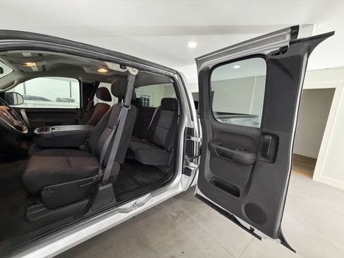 Used 2011 Chevrolet Silverado 1500 LT AWD/4WD image 22