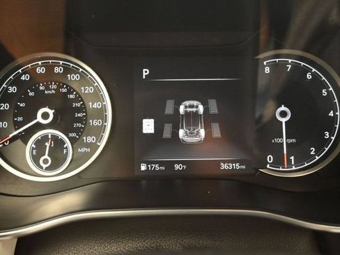 Used 2025 Genesis G70 2.5T AWD/4WD image 21