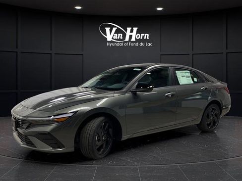 New 2026 Hyundai Elantra SEL Sport Premium FWD image 3