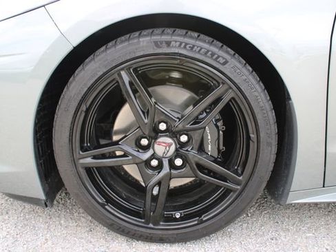Used 2023 Chevrolet Corvette Stingray Convertible w/ 1LT RWD image 9