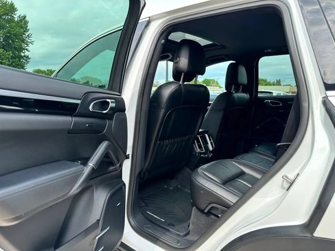 Used 2016 Porsche Cayenne AWD/4WD image 17