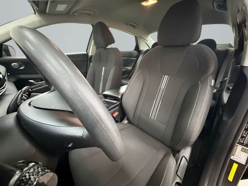 Used 2021 Hyundai Elantra SEL FWD image 11