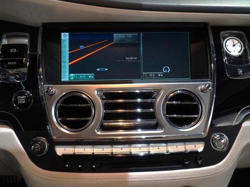 Used 2014 Rolls-Royce Wraith image 29