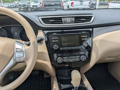 Used 2014 Nissan Rogue SV AWD/4WD image 17